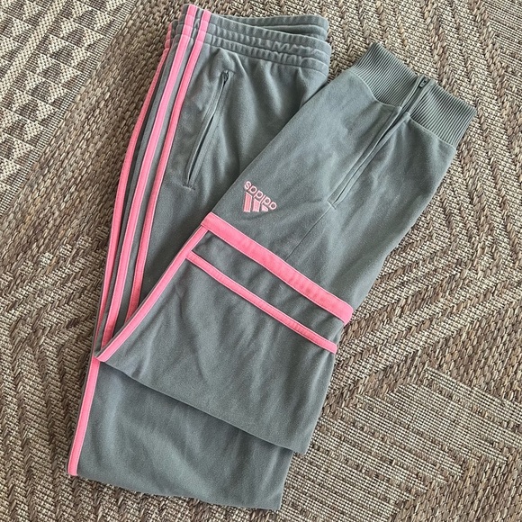 adidas Pants - Vintage Adidas sweatpants/ joggers